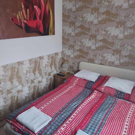 Petra Vendeghaz Hotel Szekszárd Eksteriør billede