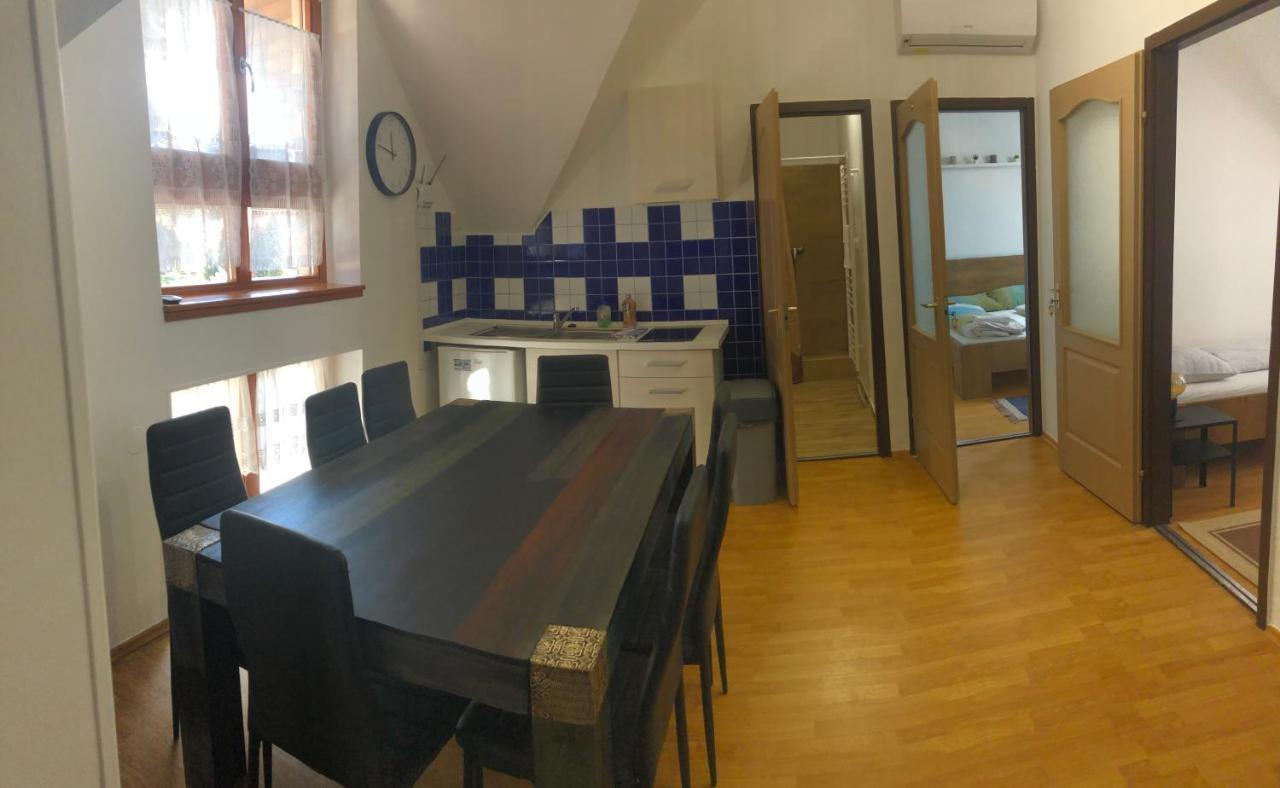 Petra Vendeghaz Hotel Szekszárd Eksteriør billede