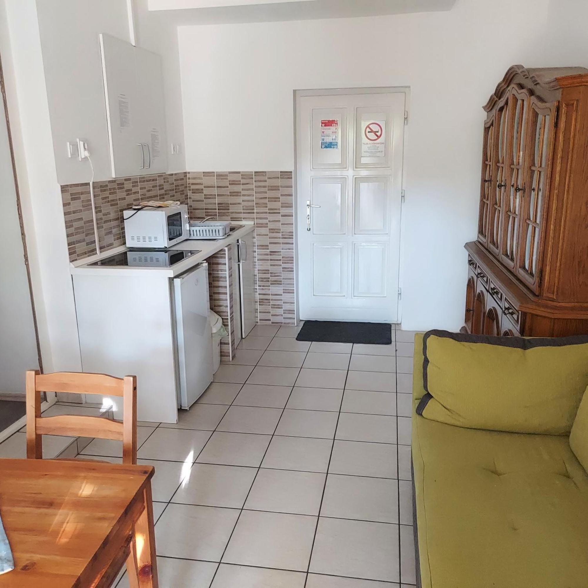 Petra Vendeghaz Hotel Szekszárd Eksteriør billede